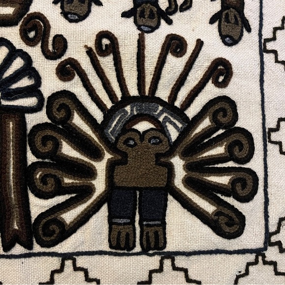 Vintage HANDMADE  PERUVIAN NAIVE STYLE CREWEL TAPESTRY - Picture 7 of 10